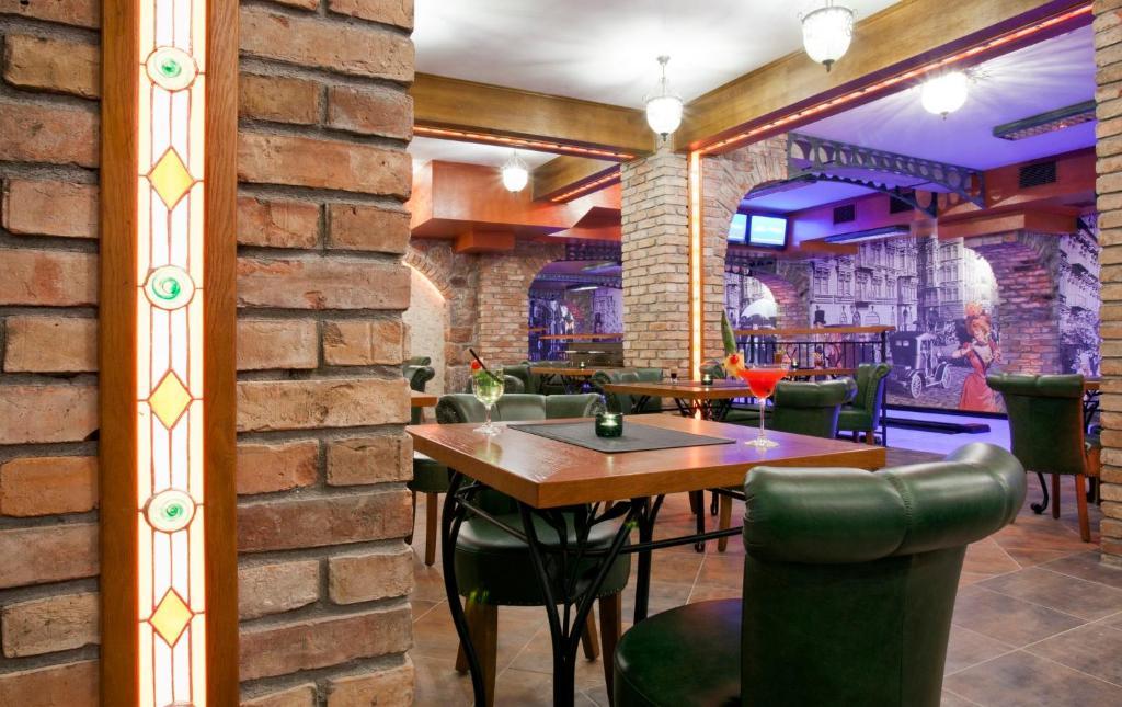 קארטוזי Hotel I Restauracja "Pod Orlem" מראה חיצוני תמונה
