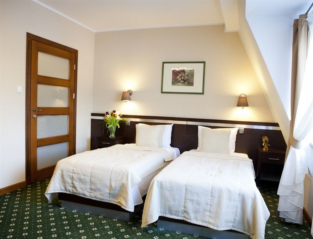 קארטוזי Hotel I Restauracja "Pod Orlem" מראה חיצוני תמונה