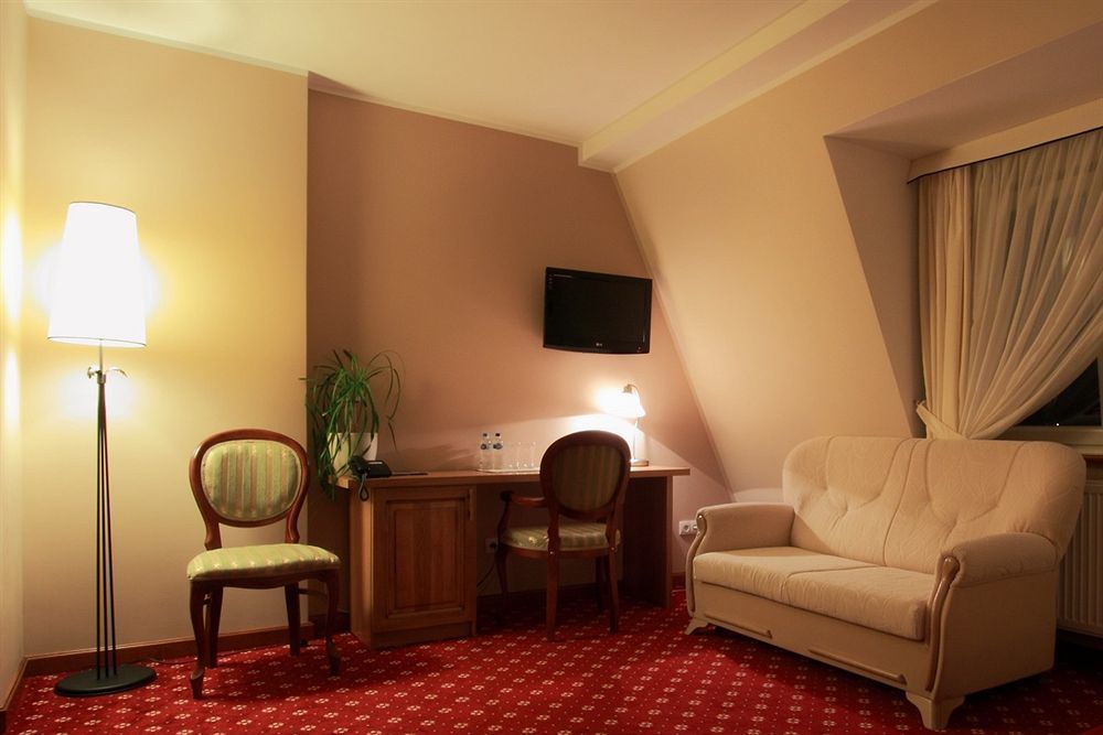 קארטוזי Hotel I Restauracja "Pod Orlem" מראה חיצוני תמונה