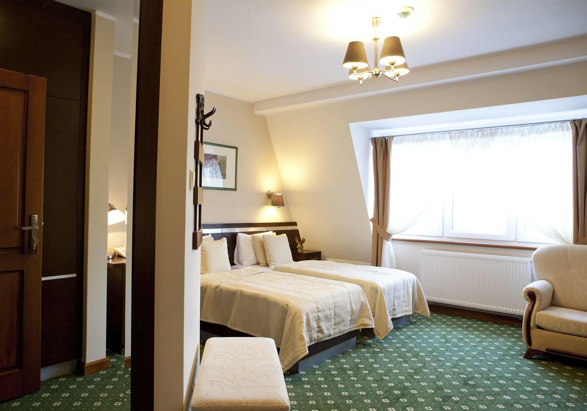 קארטוזי Hotel I Restauracja "Pod Orlem" מראה חיצוני תמונה