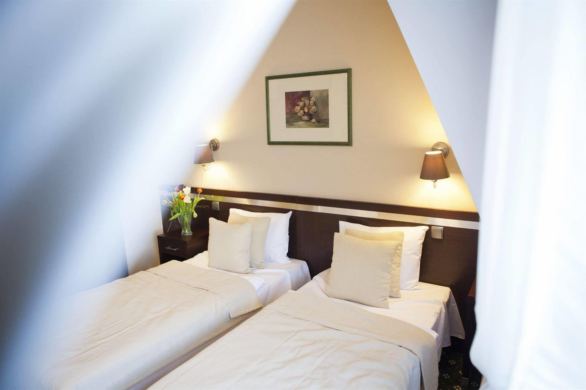 קארטוזי Hotel I Restauracja "Pod Orlem" מראה חיצוני תמונה